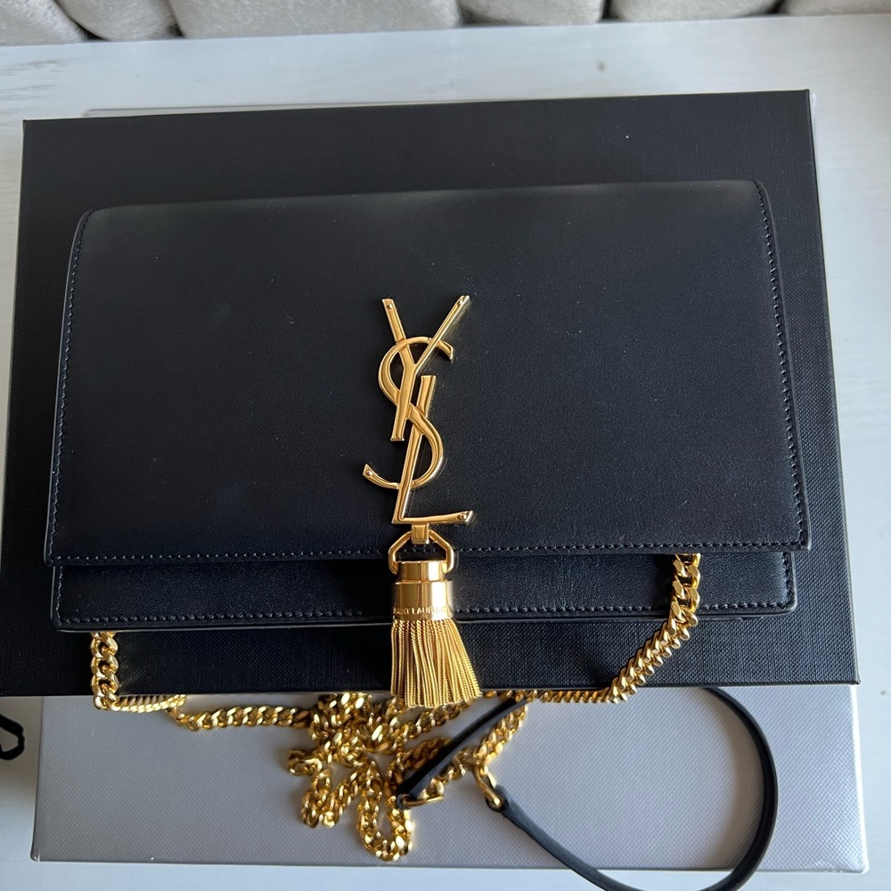Saint Lauren Wallet on chain